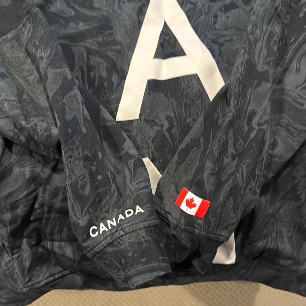 RARE lululemon Team Canada camo CitySweat Hoodie - Picture 2 of 5